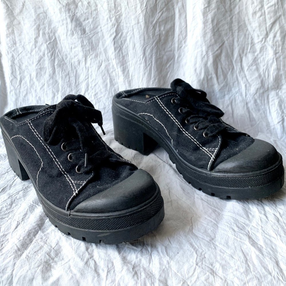Chinese Laundry Womens Chunky Sneaker Heel Black Fabric Backless Y2K 8.5
